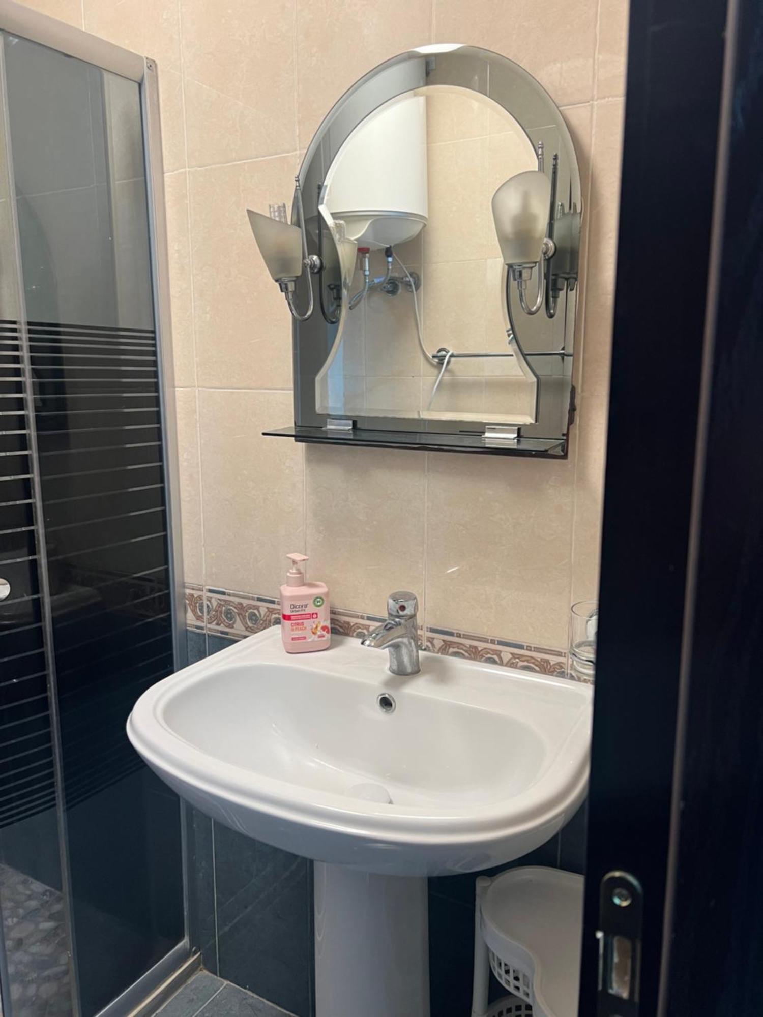 טיראנה Ergi'S Studio Apartment מראה חיצוני תמונה